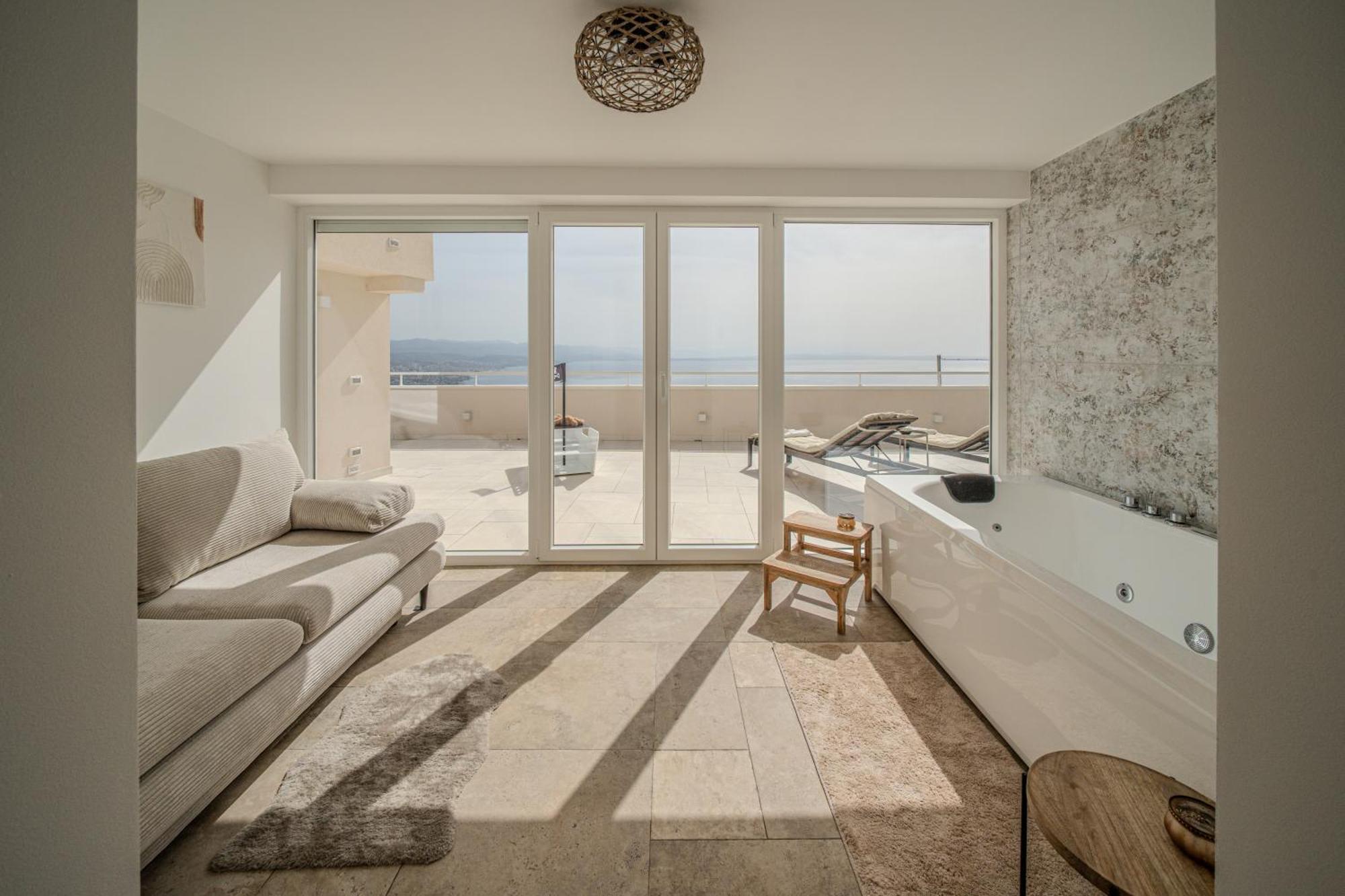 Apartment Nachhaltige Wellnessauszeit Mit Traumblick, Pool, Sauna, Whirl-wanne