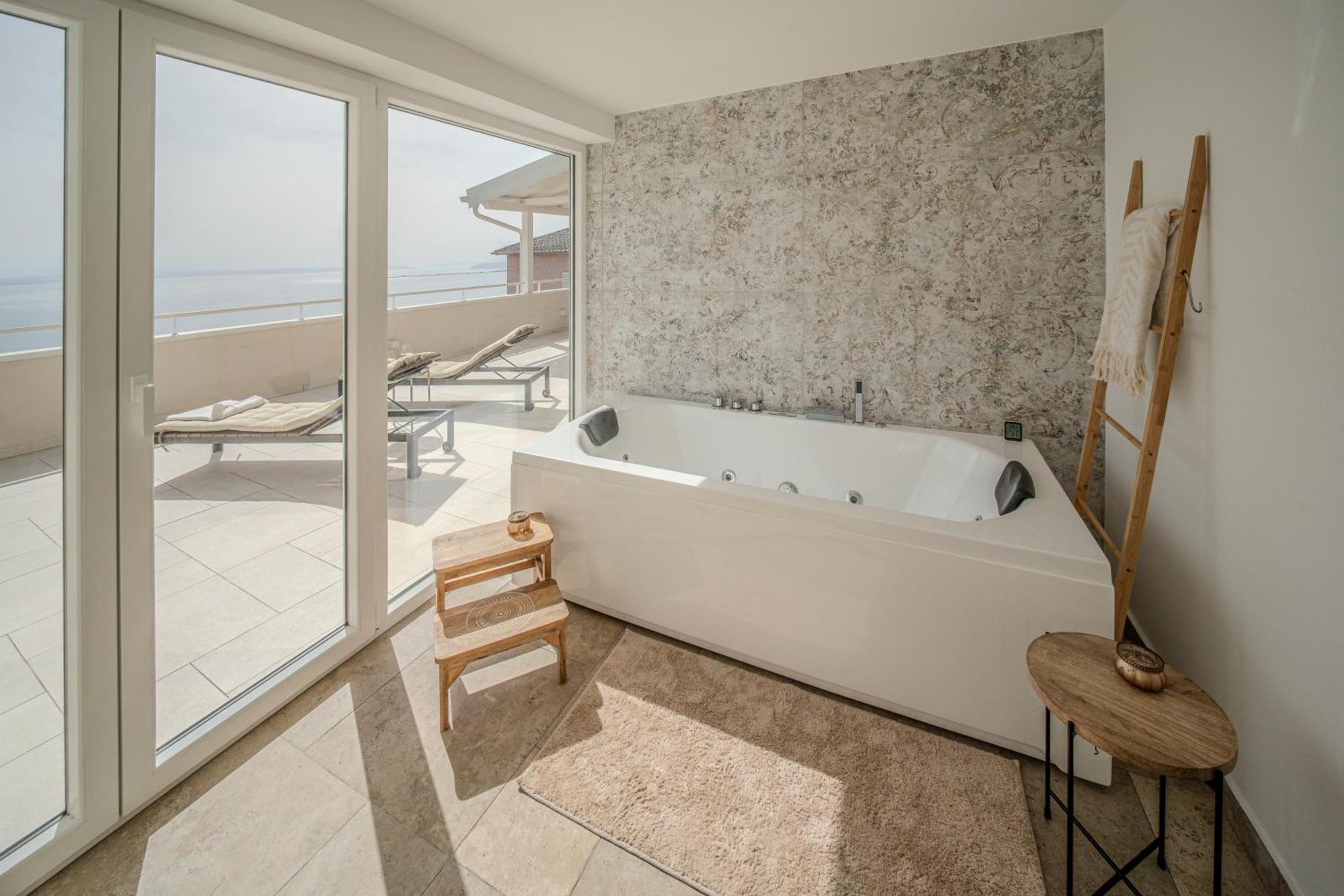 Apartment Nachhaltige Wellnessauszeit Mit Traumblick, Pool, Sauna, Whirl-wanne